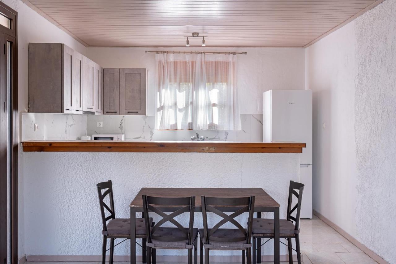 Salty Pebble House Holiday home *